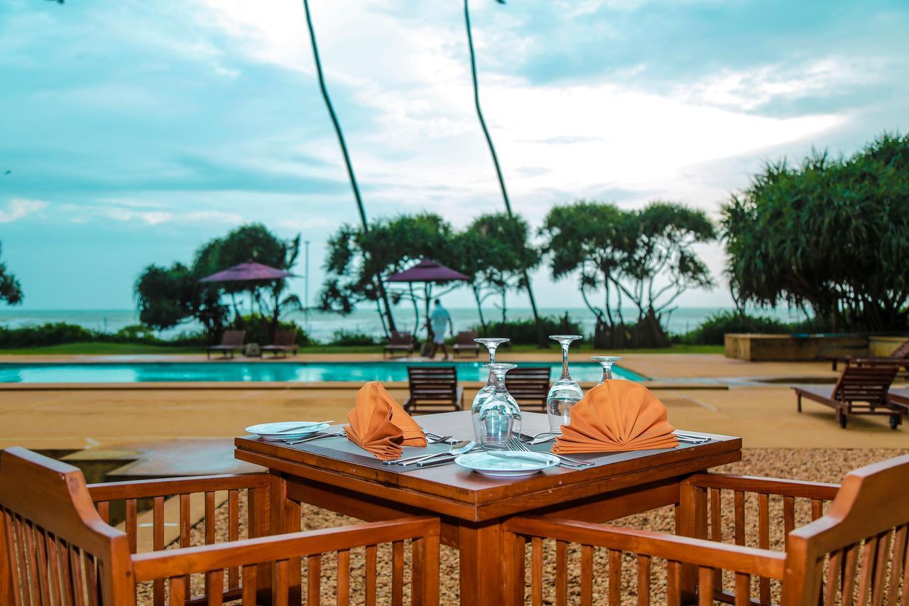 Grand Beach Wadduwa Luaran gambar